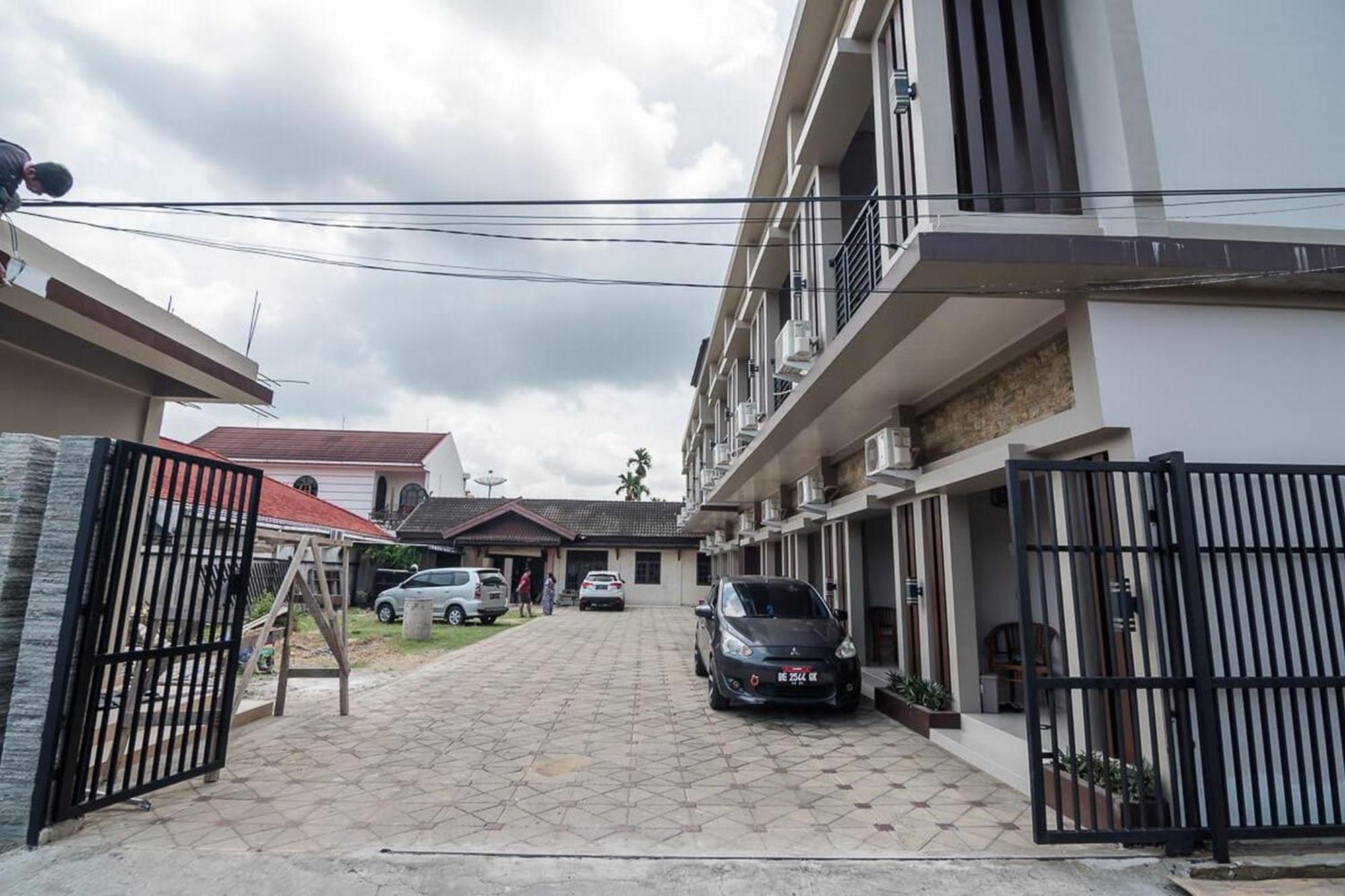 Reddoorz Syariah Near Tugu Juang Jambi Hotel Exterior foto